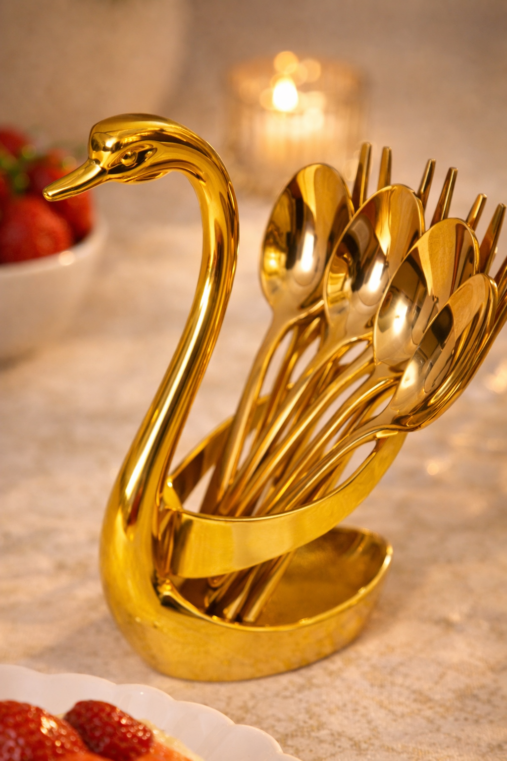 Set tacâmuri inox auriu 8 piese, suport tip Lebădă, set linguri și furculițe, finisaj premium, decor masă elegant
